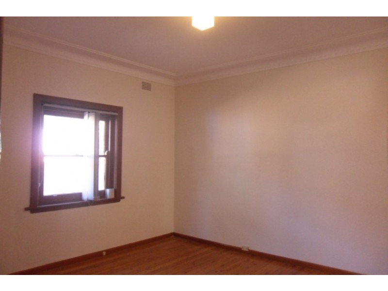 633 Henry Lawson Drive, East Hills NSW 2213