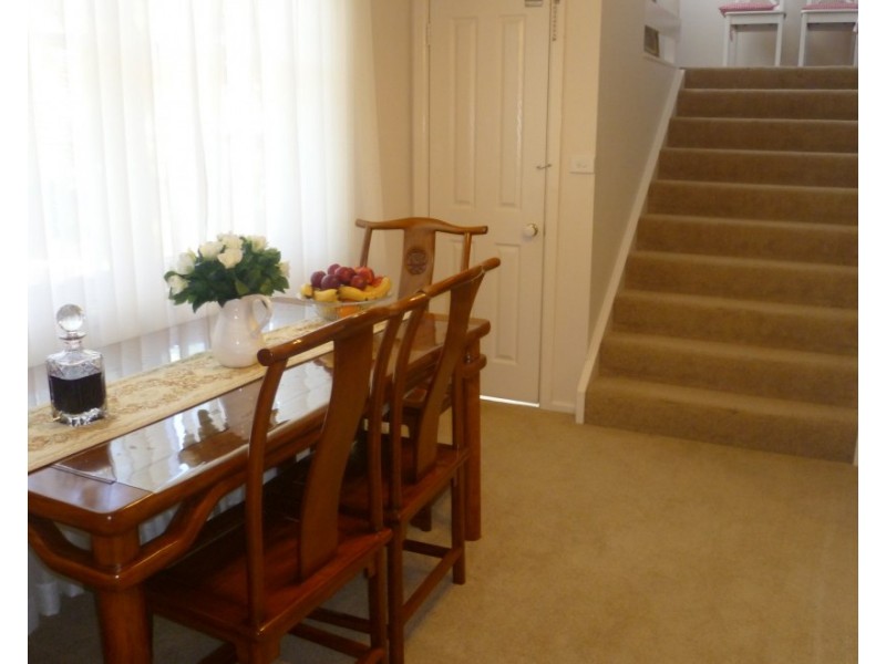 9 Karen Avenue, Picnic Point NSW 2213