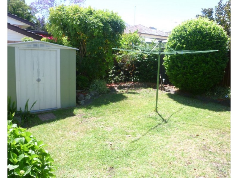 9 Karen Avenue, Picnic Point NSW 2213
