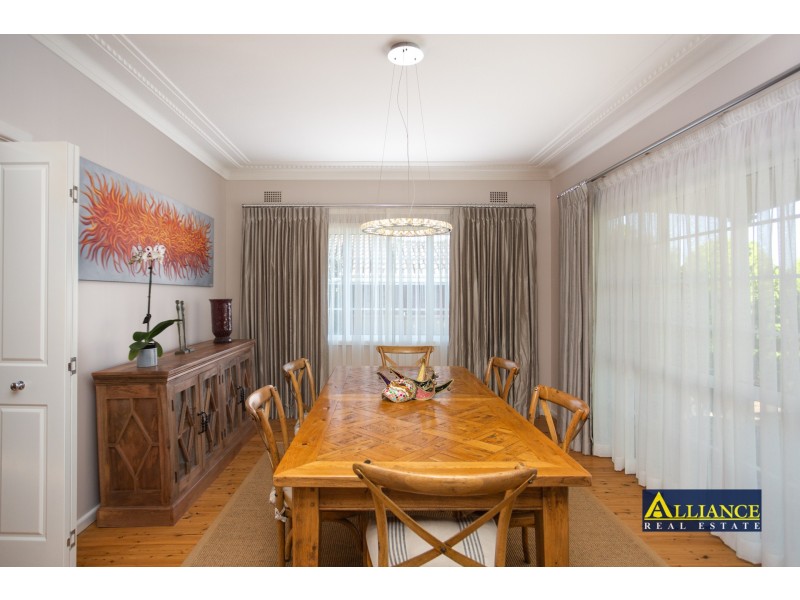 62 Victor Avenue, Picnic Point NSW 2213