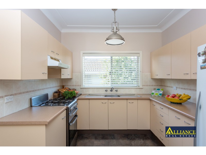 62 Victor Avenue, Picnic Point NSW 2213