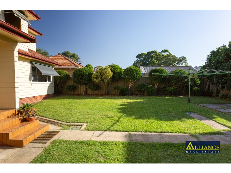 62 Victor Avenue, Picnic Point NSW 2213