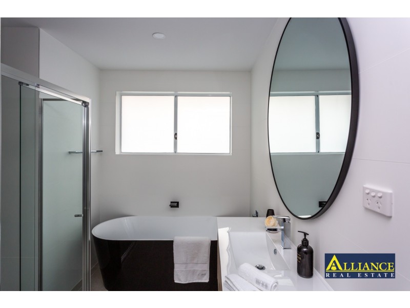 813A Henry Lawson Drive, Picnic Point NSW 2213