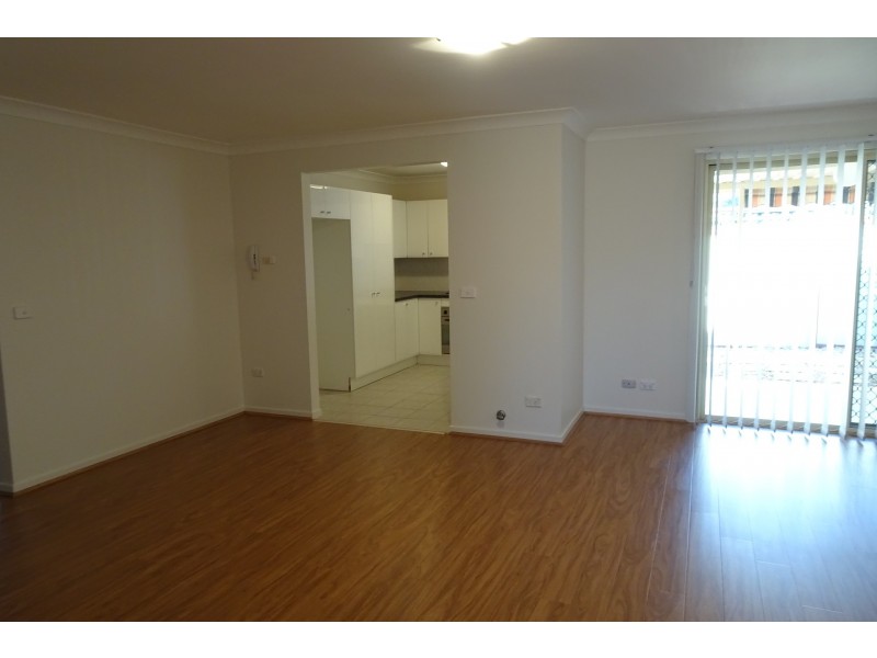 3/6-8 Lehn Road, East Hills NSW 2213