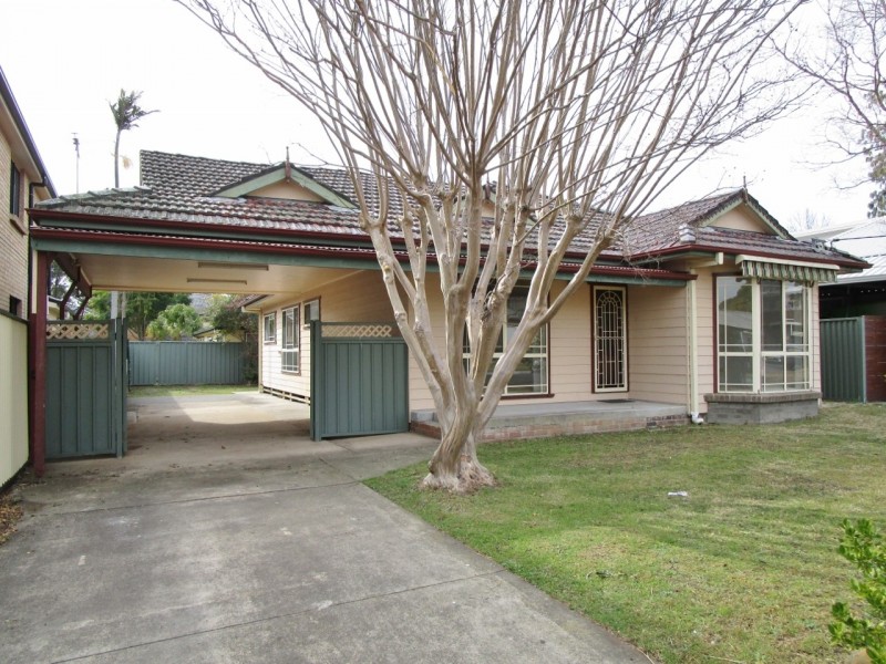 17 Worsley Street, East Hills NSW 2213