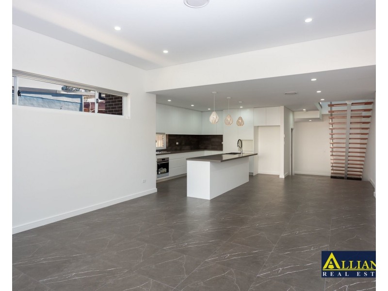 6  Jacaranda Drive, Georges Hall NSW 2198