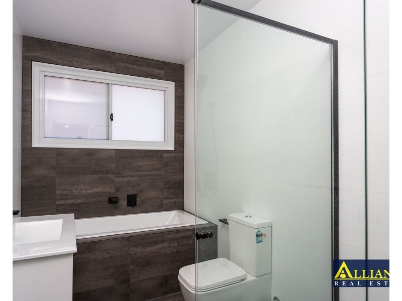 6  Jacaranda Drive, Georges Hall NSW 2198