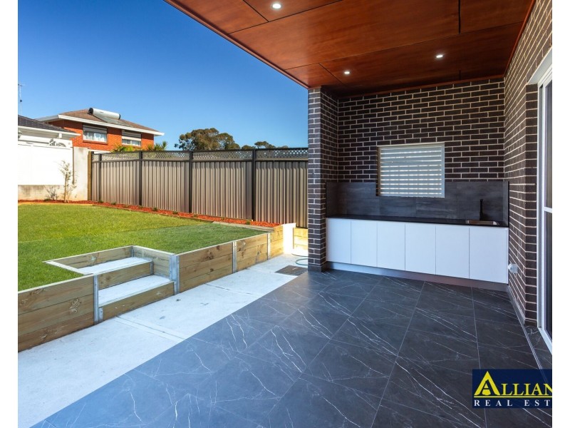 6  Jacaranda Drive, Georges Hall NSW 2198