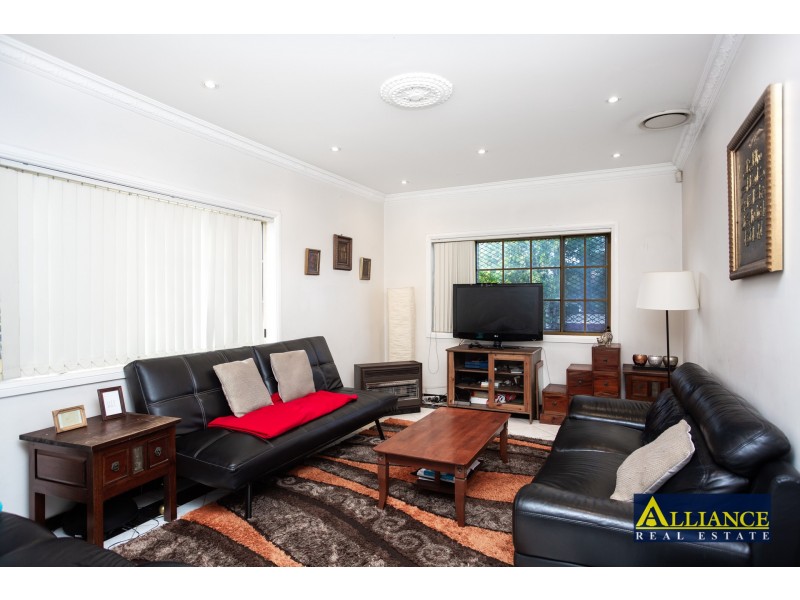 2/128a Queen Street, Revesby NSW 2212