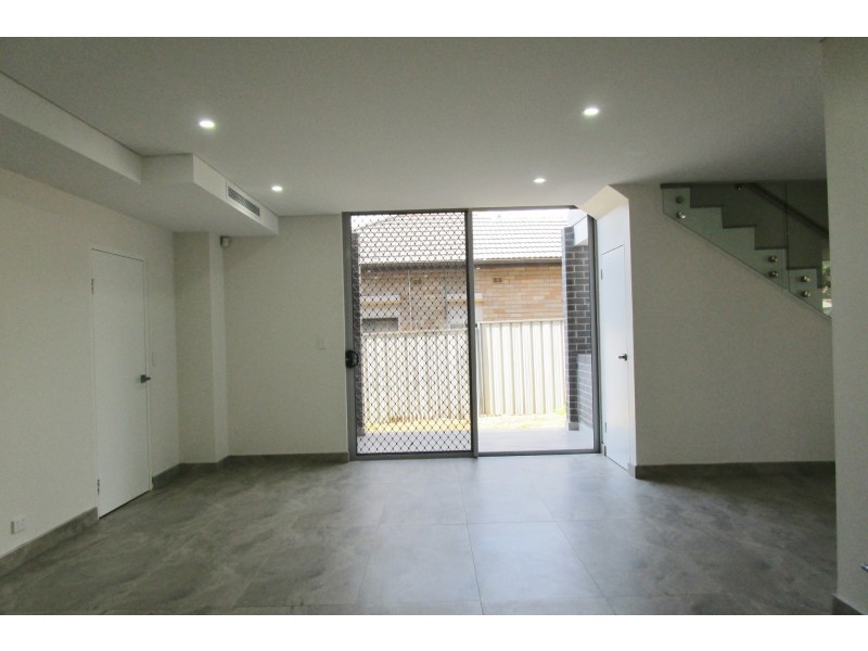 212 Marco Avenue, Panania NSW 2213