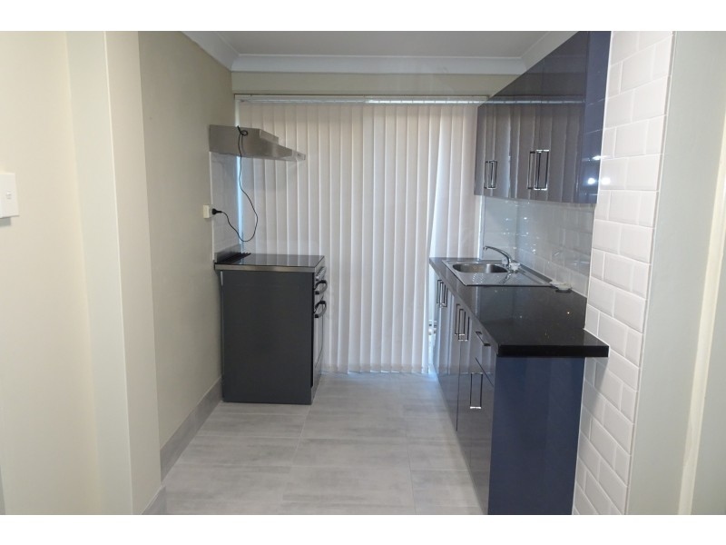 1/17 Sylvan Grove, Picnic Point NSW 2213