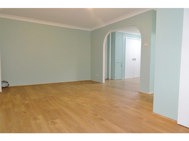 1/17 Sylvan Grove, Picnic Point NSW 2213