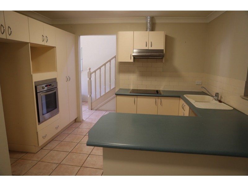 8 Rudd Close, Casula NSW 2170