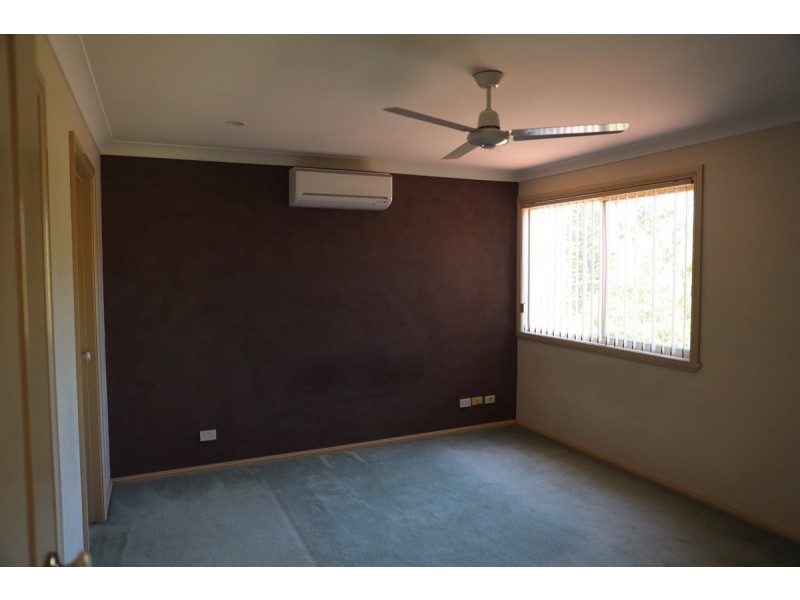 8 Rudd Close, Casula NSW 2170