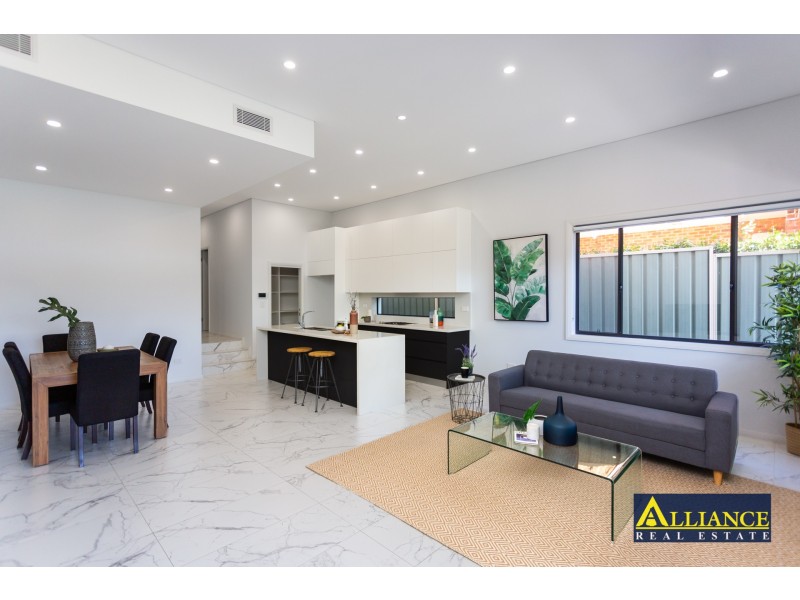 692a Henry Lawson Drive, East Hills NSW 2213