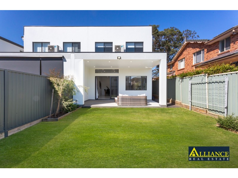 692a Henry Lawson Drive, East Hills NSW 2213