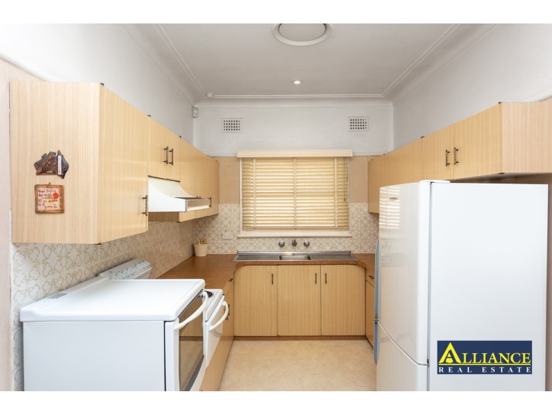 31 Singleton Avenue, East Hills NSW 2213