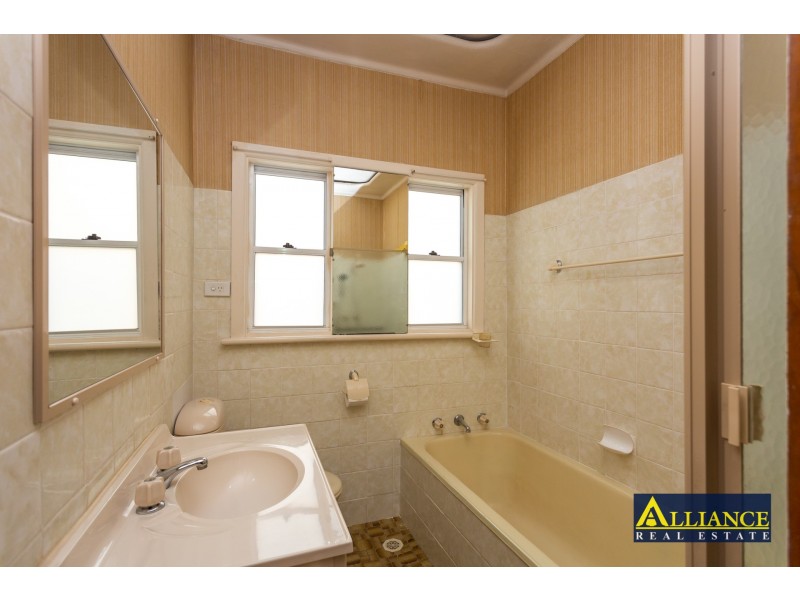 31 Singleton Avenue, East Hills NSW 2213