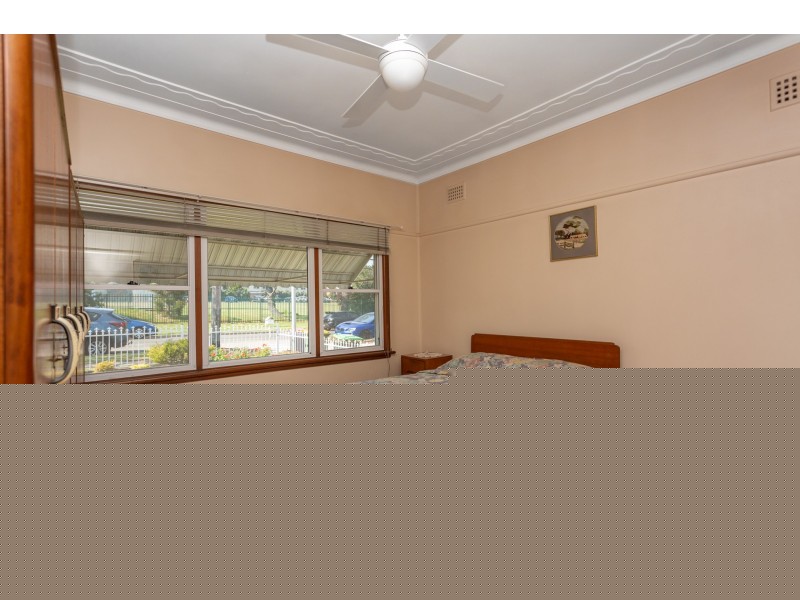 31 Singleton Avenue, East Hills NSW 2213