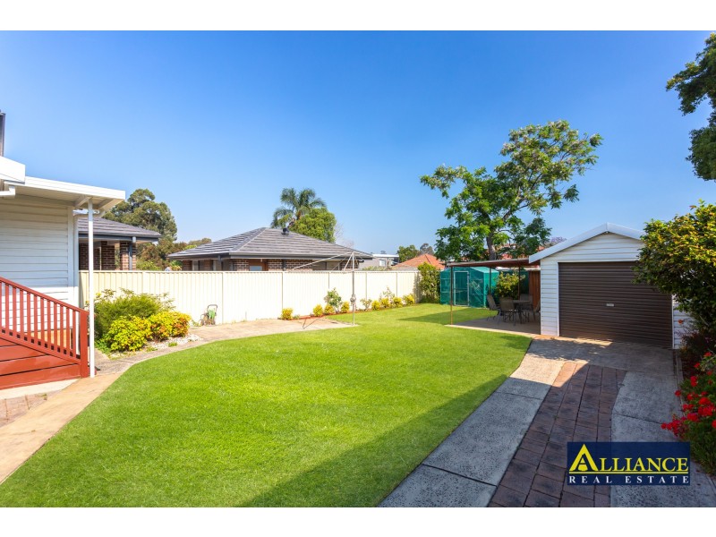 31 Singleton Avenue, East Hills NSW 2213