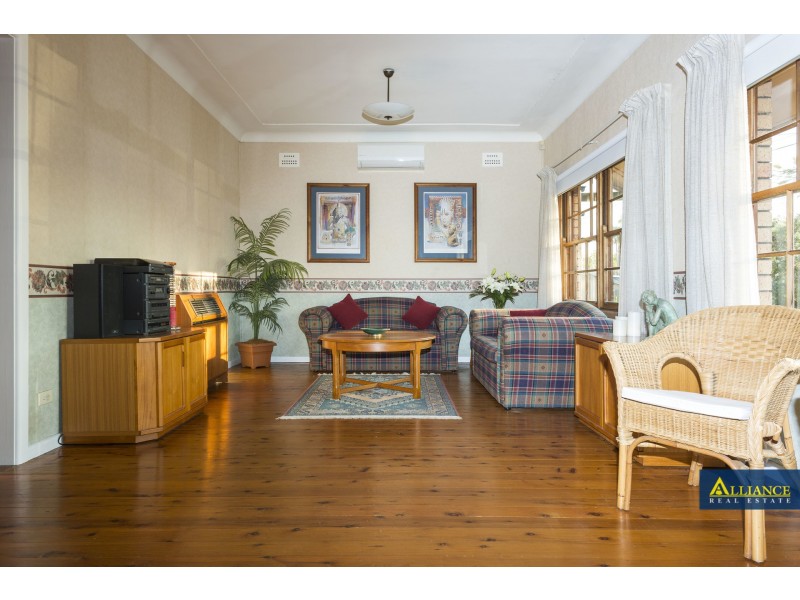 69 Kennedy Street, Picnic Point NSW 2213