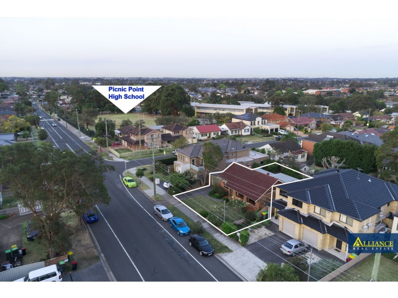 69 Kennedy Street, Picnic Point NSW 2213