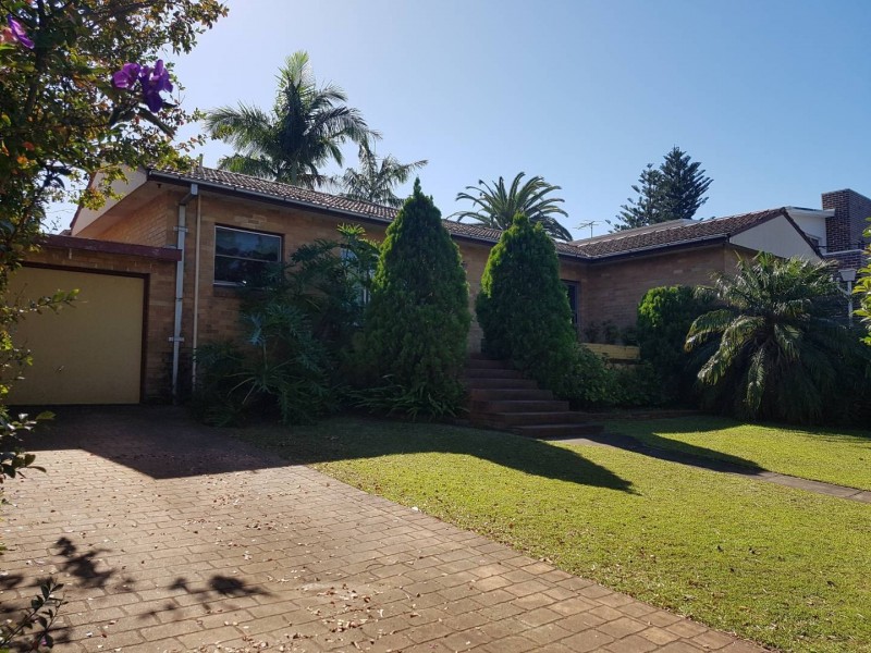 74 Burns Road, Picnic Point NSW 2213