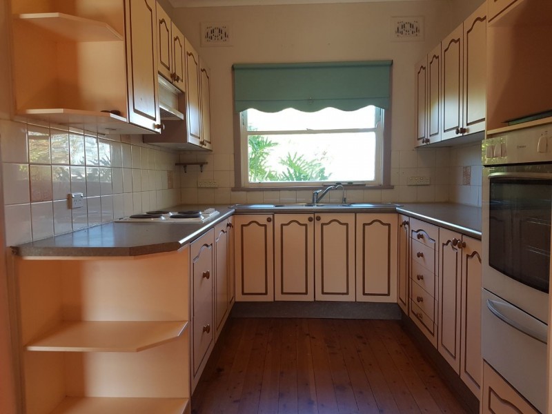 74 Burns Road, Picnic Point NSW 2213