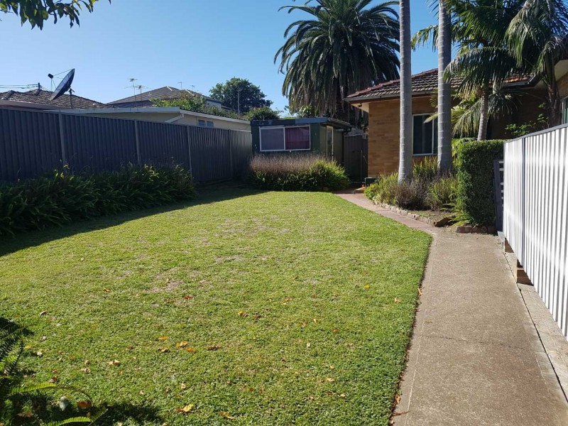 74 Burns Road, Picnic Point NSW 2213