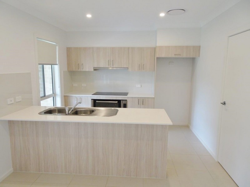 676 Henry Lawson Drive, East Hills NSW 2213