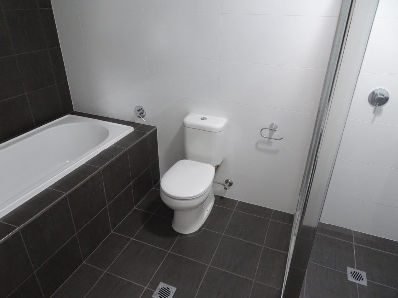 676 Henry Lawson Drive, East Hills NSW 2213