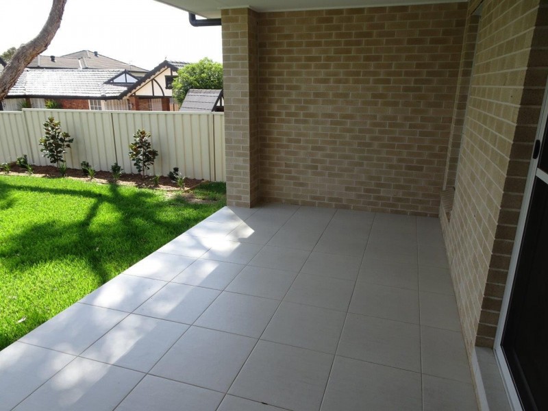 676 Henry Lawson Drive, East Hills NSW 2213