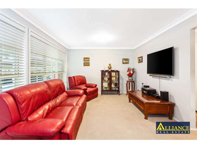 52 Rugby Crescent, Chipping Norton NSW 2170