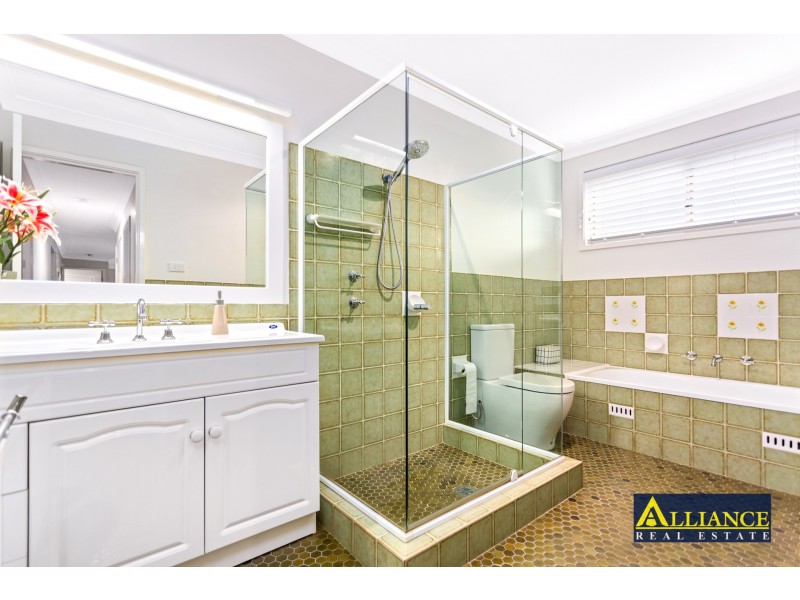 52 Rugby Crescent, Chipping Norton NSW 2170