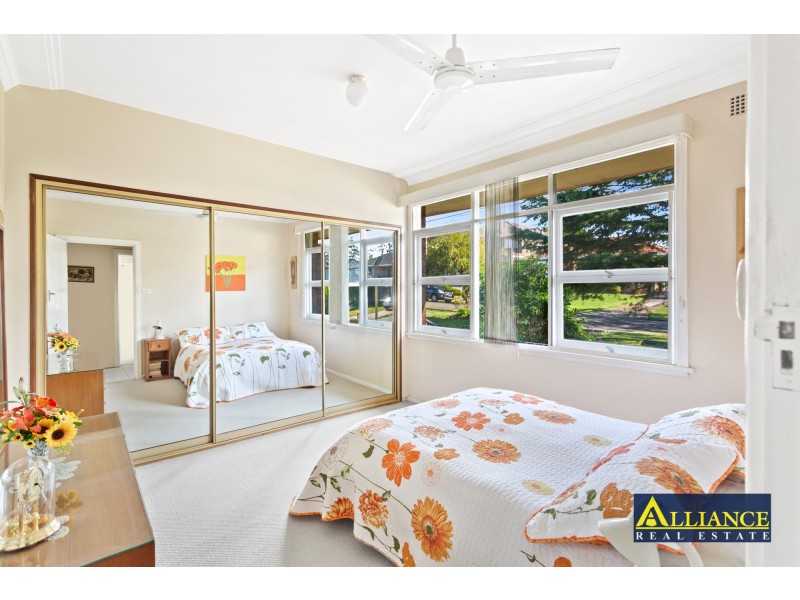 5 Roslyn Avenue, Panania NSW 2213