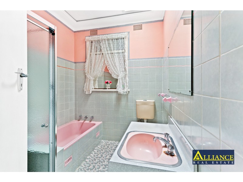 5 Roslyn Avenue, Panania NSW 2213