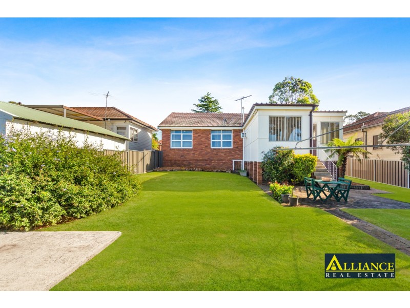 5 Roslyn Avenue, Panania NSW 2213