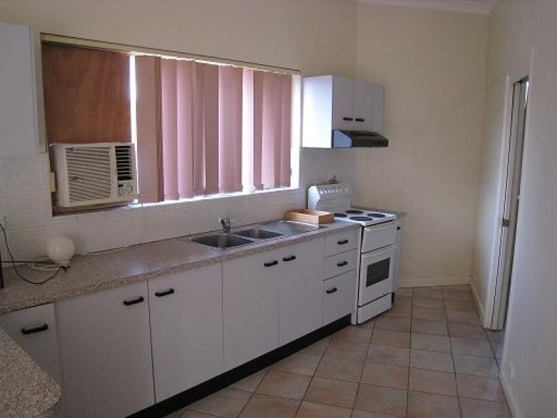 2/11 Selems Parade, Revesby NSW 2212