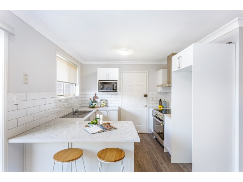 2/19 Broe Avenue, East Hills NSW 2213