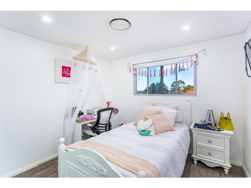 5a Woodburn Avenue, Panania NSW 2213