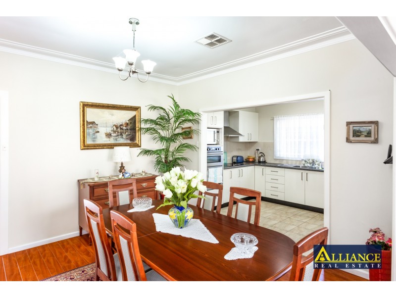867 Henry Lawson Drive, Picnic Point NSW 2213
