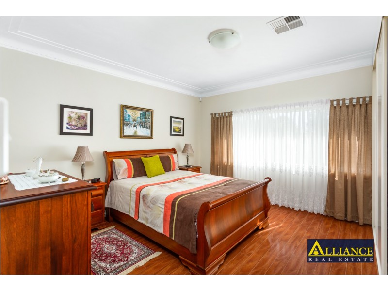 867 Henry Lawson Drive, Picnic Point NSW 2213