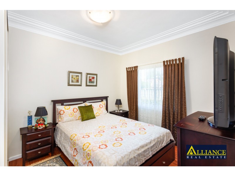 867 Henry Lawson Drive, Picnic Point NSW 2213