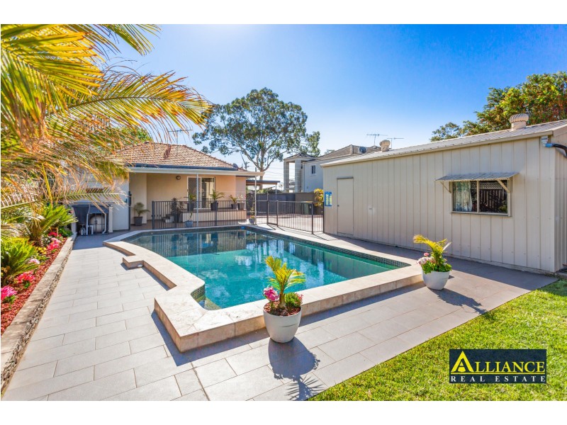 867 Henry Lawson Drive, Picnic Point NSW 2213