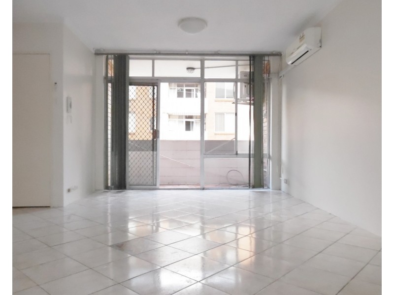 1/4 Beale Street, Liverpool NSW 2170