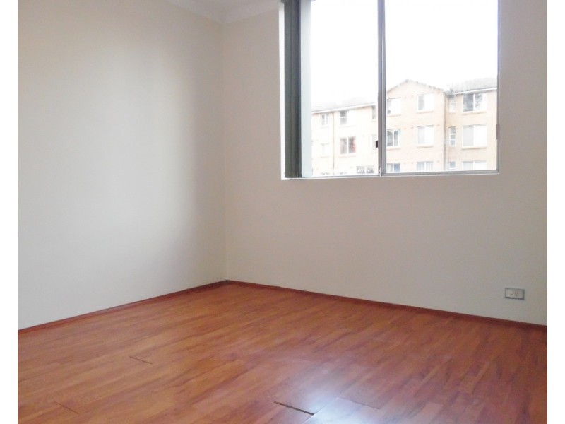 1/4 Beale Street, Liverpool NSW 2170