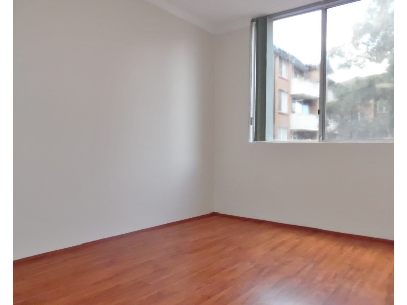 1/4 Beale Street, Liverpool NSW 2170