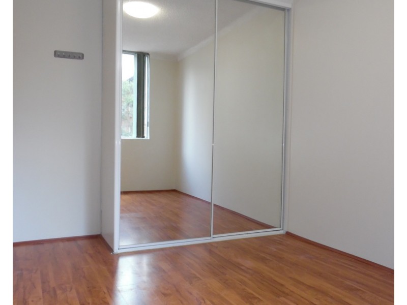 1/4 Beale Street, Liverpool NSW 2170