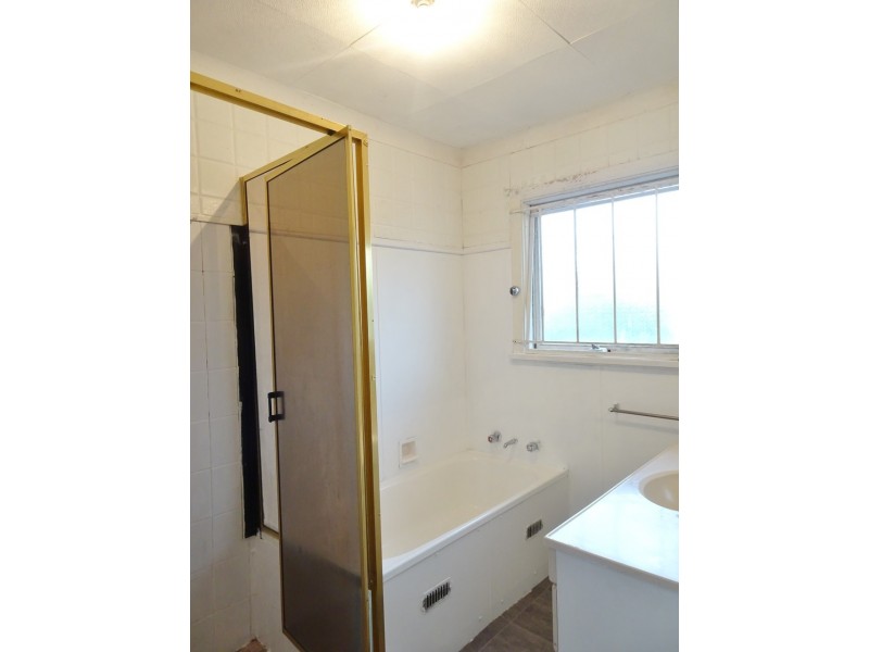 25 Armentieres Avenue, Milperra NSW 2214