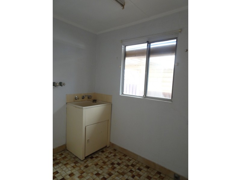 10 Ganmain Crescent, Milperra NSW 2214